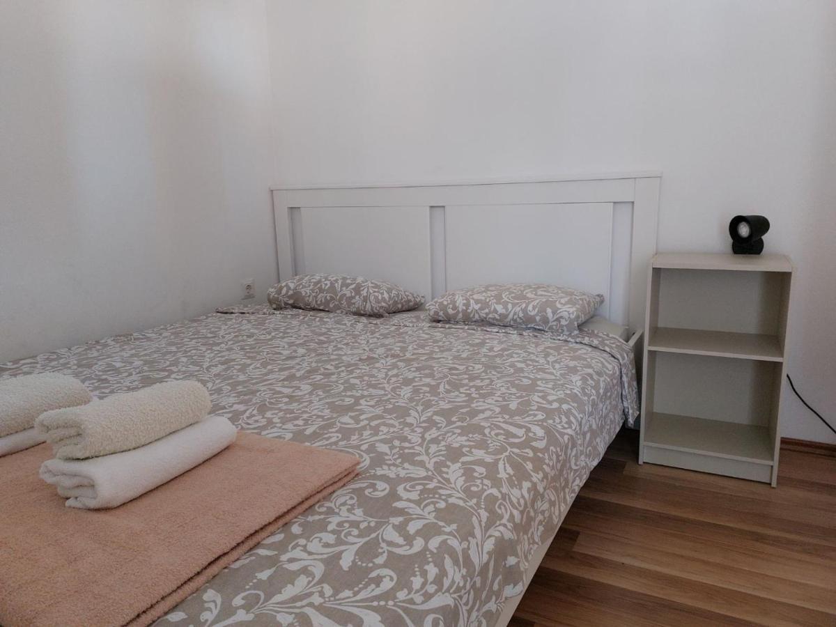 Apartmani Dejan Skradin Buitenkant foto