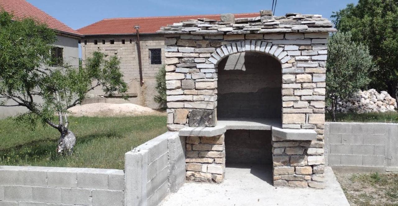 Apartmani Dejan Skradin Buitenkant foto